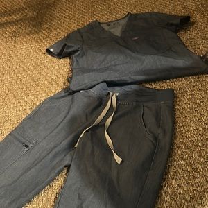 FIGS Technical Collection Blue Jogger Scrub Set Size XS